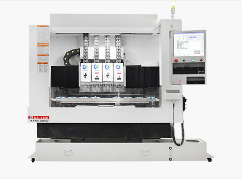 四頭全罩精雕機
